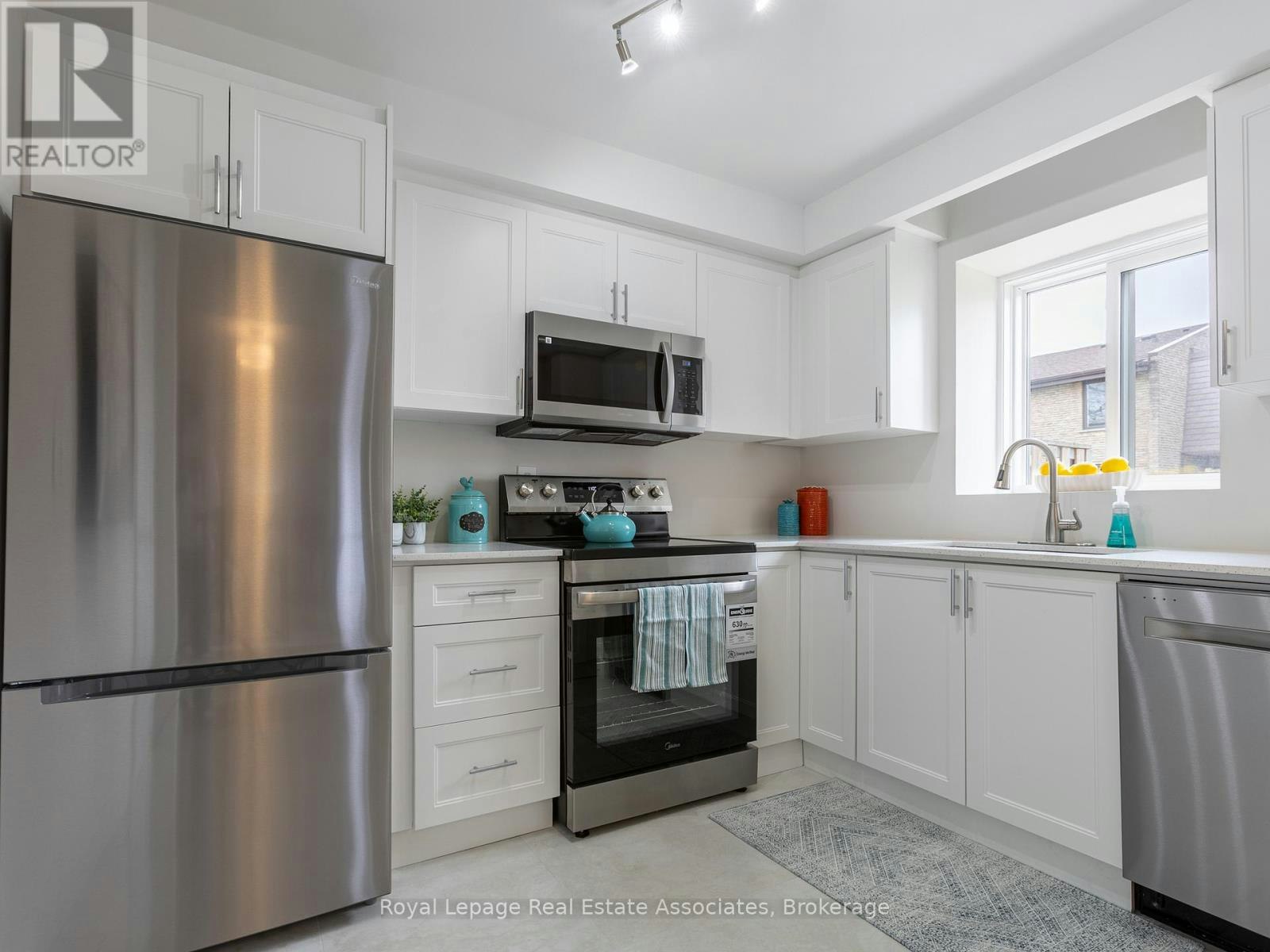 57-2605 Woodchester Drive, Mississauga, ON, L5K 2E3