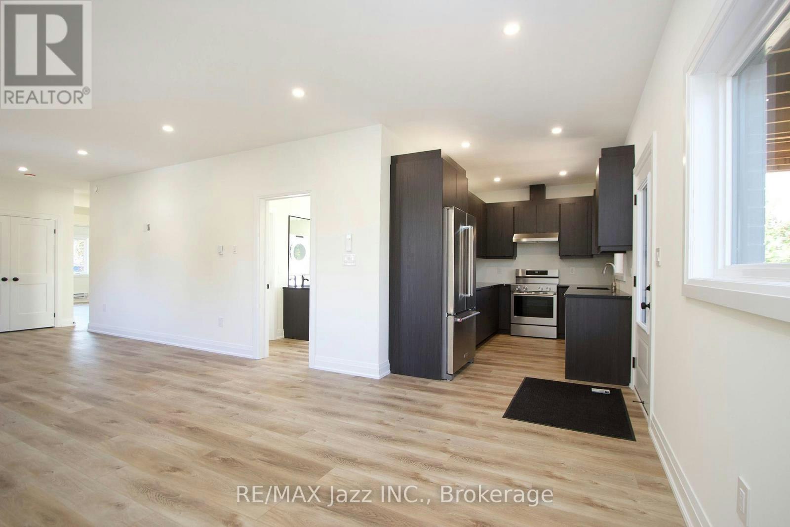 MAIN-760 Hoskin Avenue, Oshawa, ON, L1H 7R6 - 10