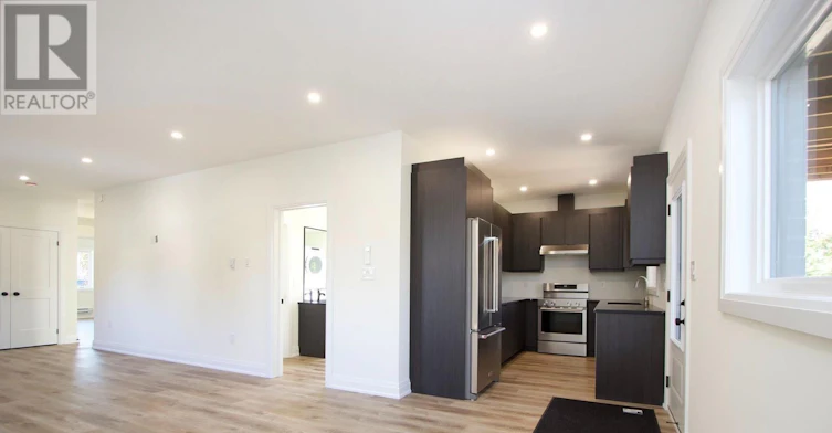 MAIN-760 Hoskin Avenue, Oshawa, ON, L1H 7R6 - 10