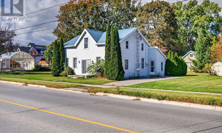 176 Wellington Main Street