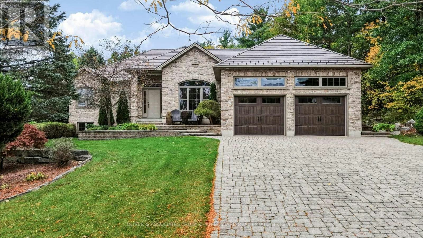 10075 Jennison Crescent, Lambton Shores, ON, N0M 1T0