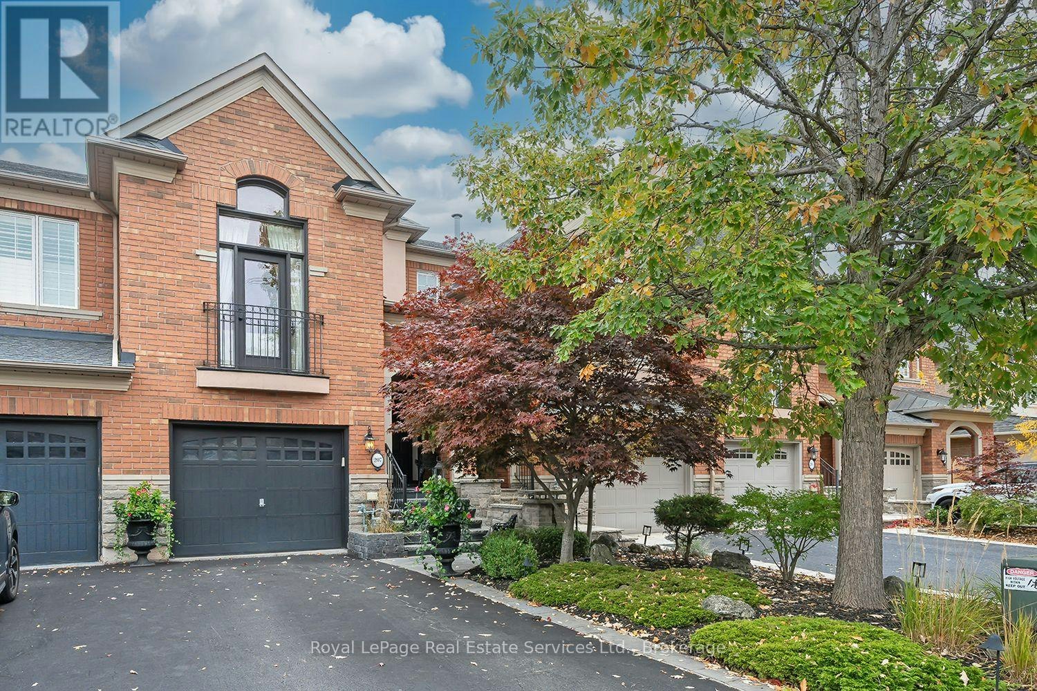 207 Tawny Crescent, Oakville, ON, L6L 6T4