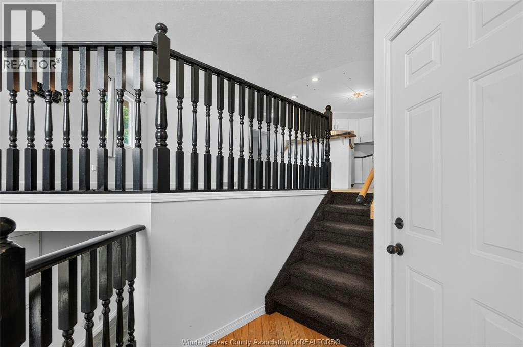 828 Michael Drive, Tecumseh, ON, N8N 5A3 - 5