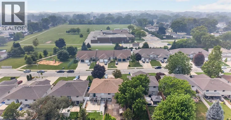 828 Michael Drive, Tecumseh, ON, N8N 5A3 - 33