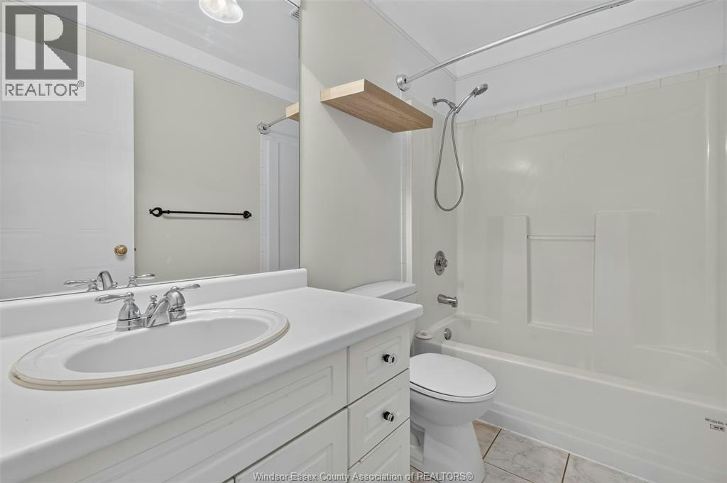 828 Michael Drive, Tecumseh, ON, N8N 5A3 - 19