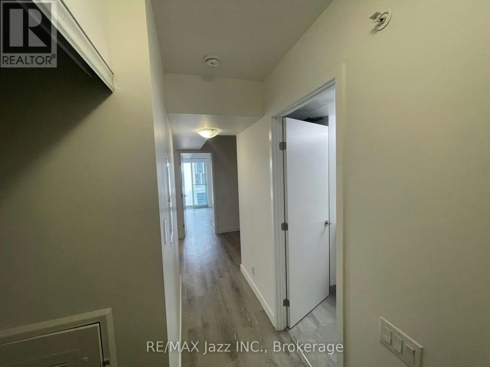 412-100 Bond Street E, Oshawa, ON, L1G 0E6 - 8