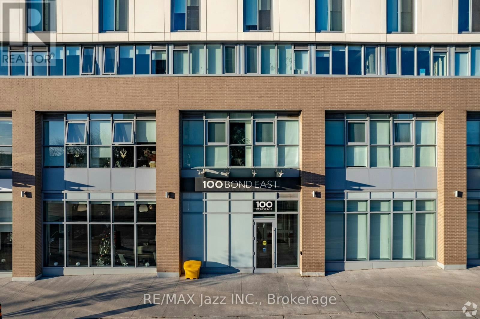 214-100 Bond Street E, Oshawa, ON, L1G 0E6 - 2