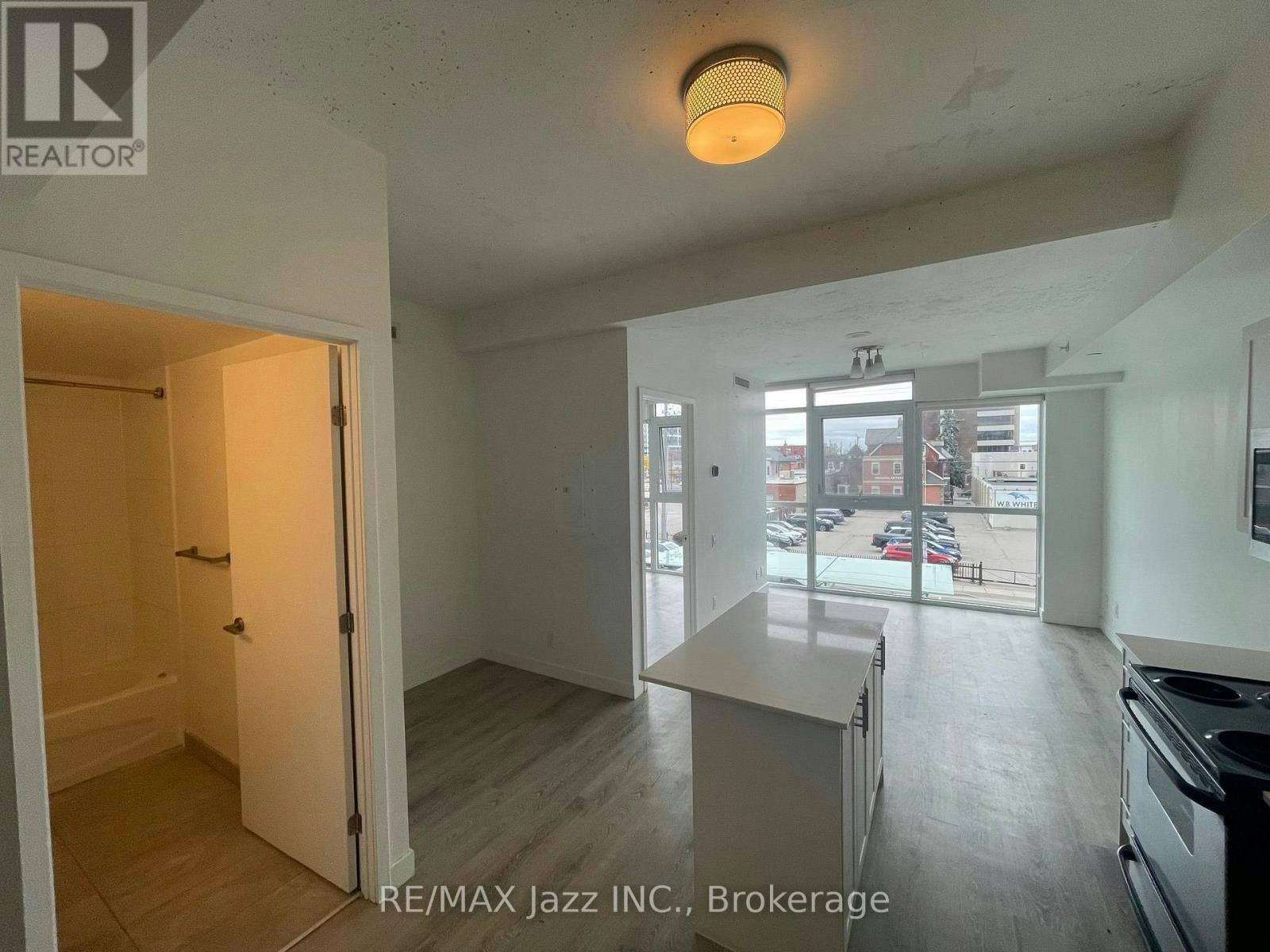 214-100 Bond Street E, Oshawa, ON, L1G 0E6 - 11