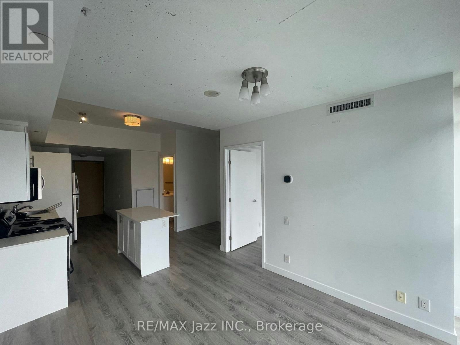214-100 Bond Street E, Oshawa, ON, L1G 0E6 - 9