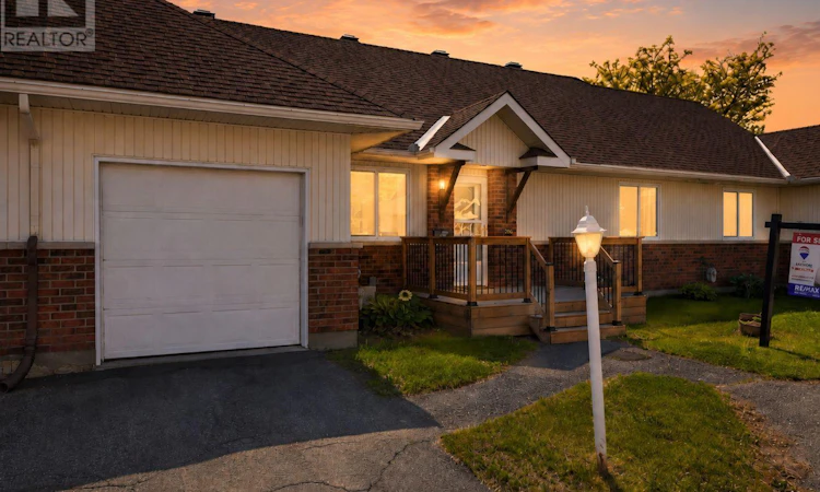 206 Oak Leaf Private