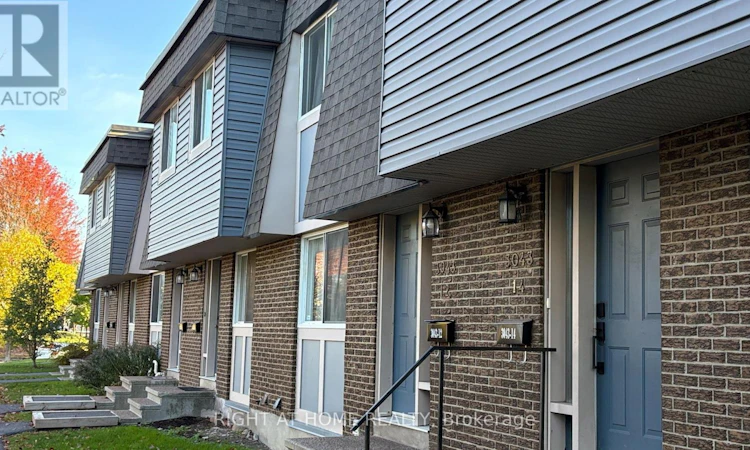 14-3043 Fairlea Crescent