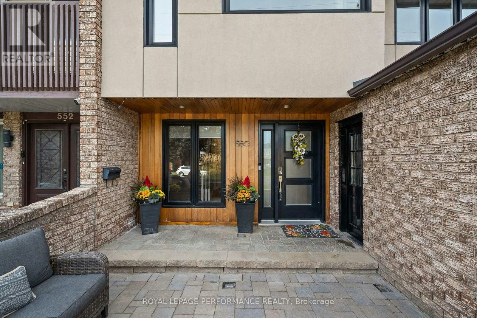 550 Foxview Place, Ottawa, ON, K1K 4C4 - 2