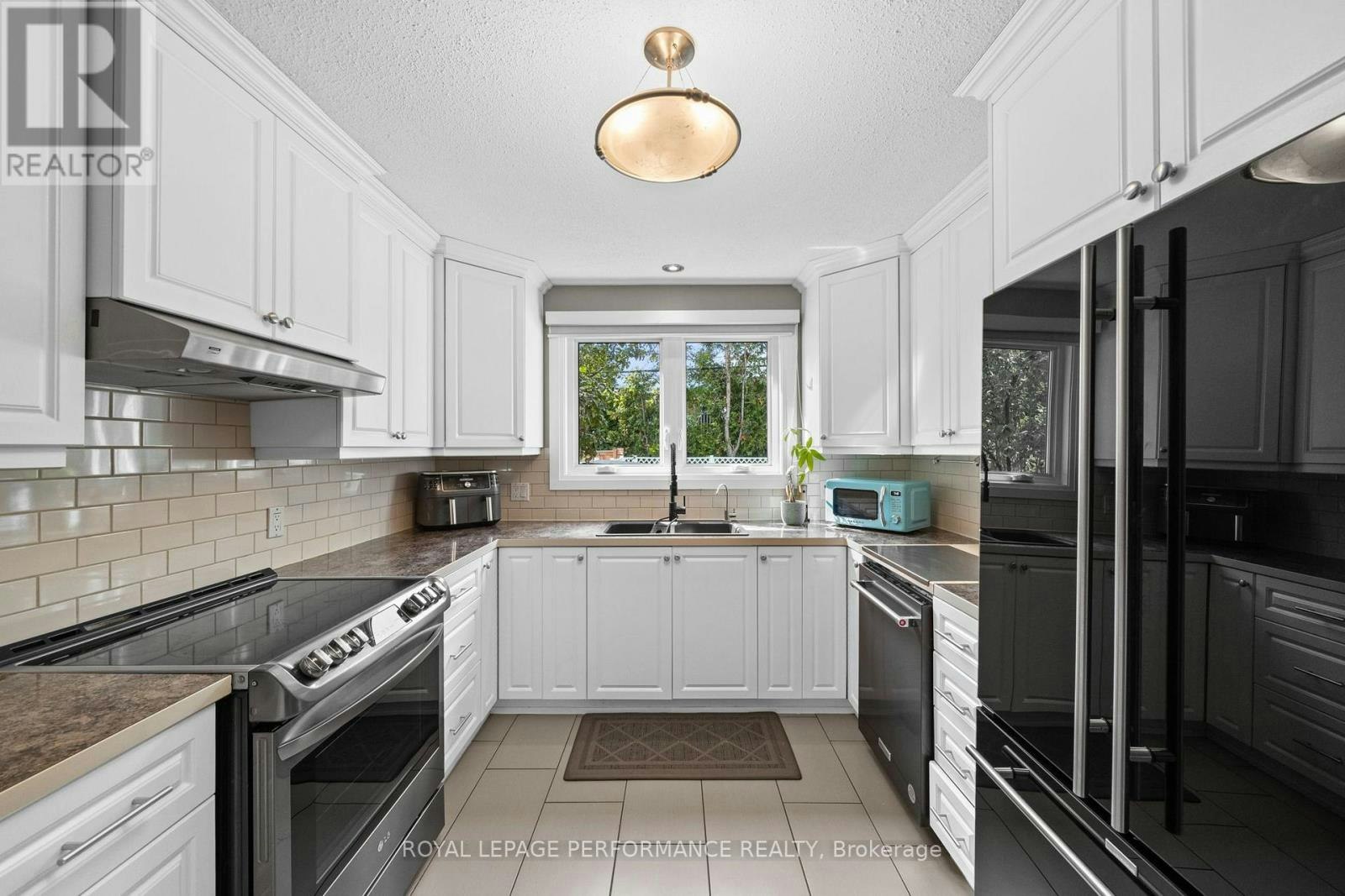 550 Foxview Place, Ottawa, ON, K1K 4C4 - 13