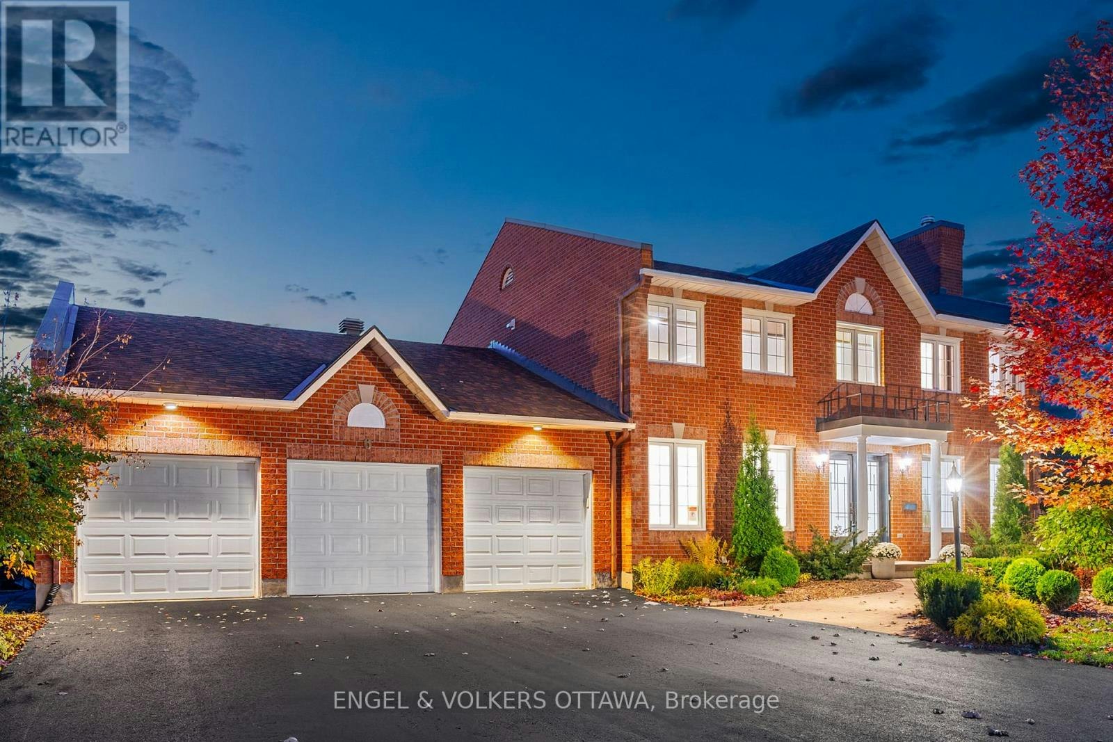 6 Holly Ridge, Ottawa, ON, K2S 1C9