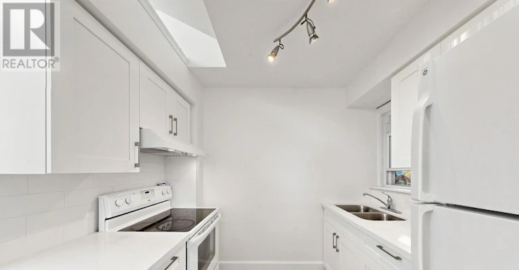 2-461 Eglinton Avenue E, Toronto, ON, M4P 1M8 - 11