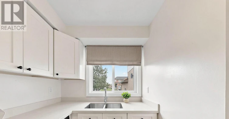 1258 Coleman Court, Innisfil, ON, L9S 1X4