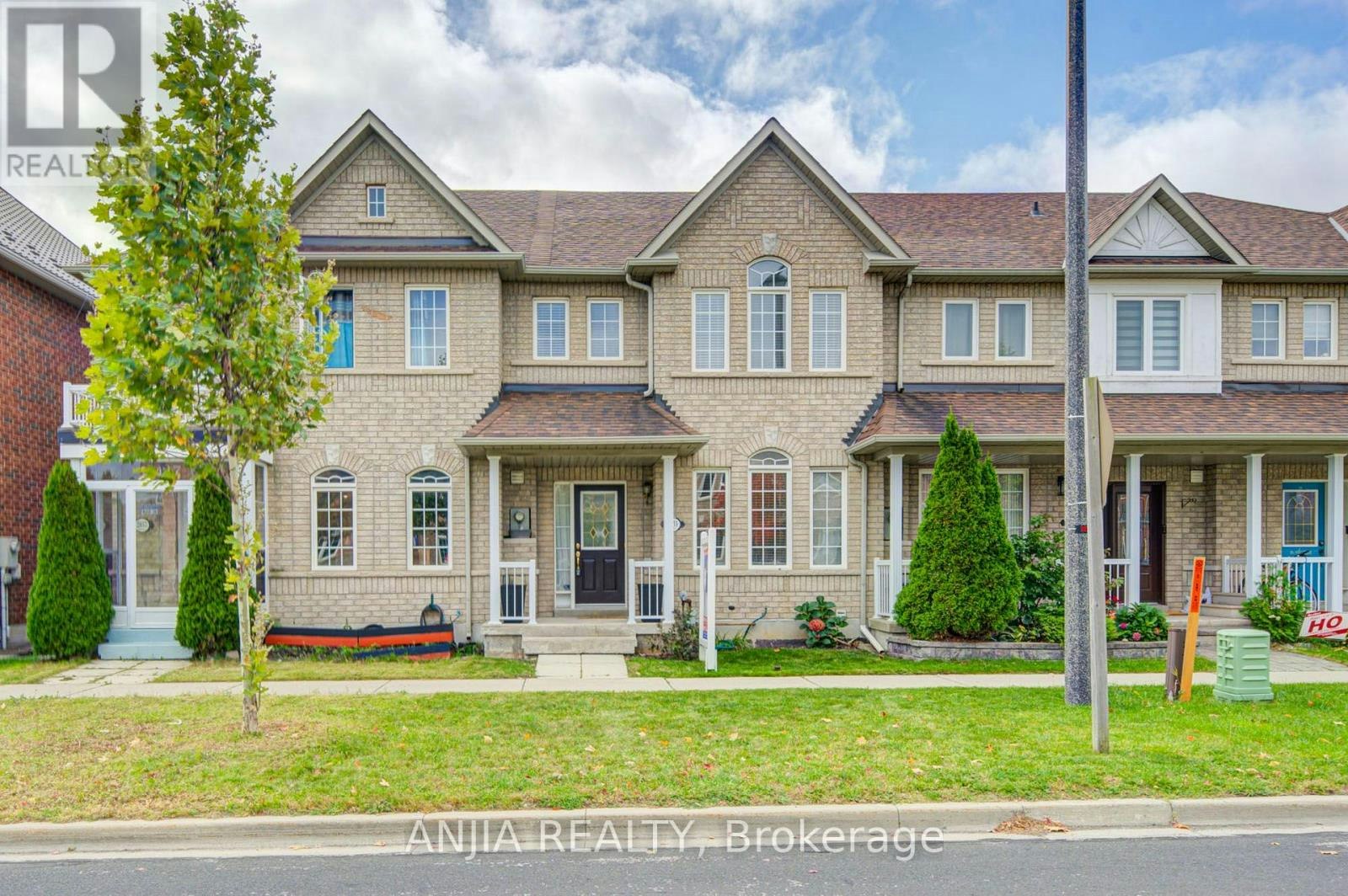 2035 Bur Oak Avenue, Markham, ON, L6E 1X3
