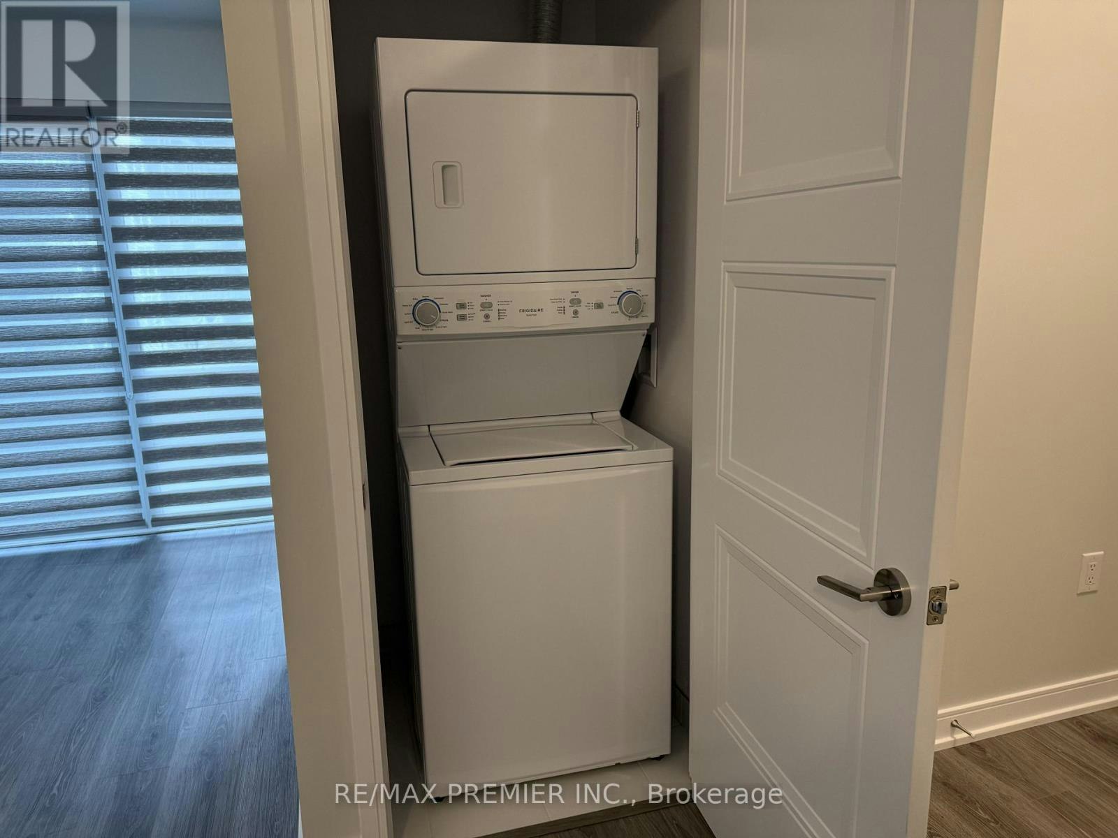 302-25 Neighbourhood Lane, Toronto, ON, M8Y 0C4 - 11