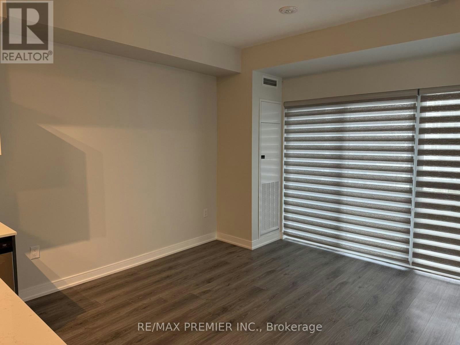 302-25 Neighbourhood Lane, Toronto, ON, M8Y 0C4 - 6