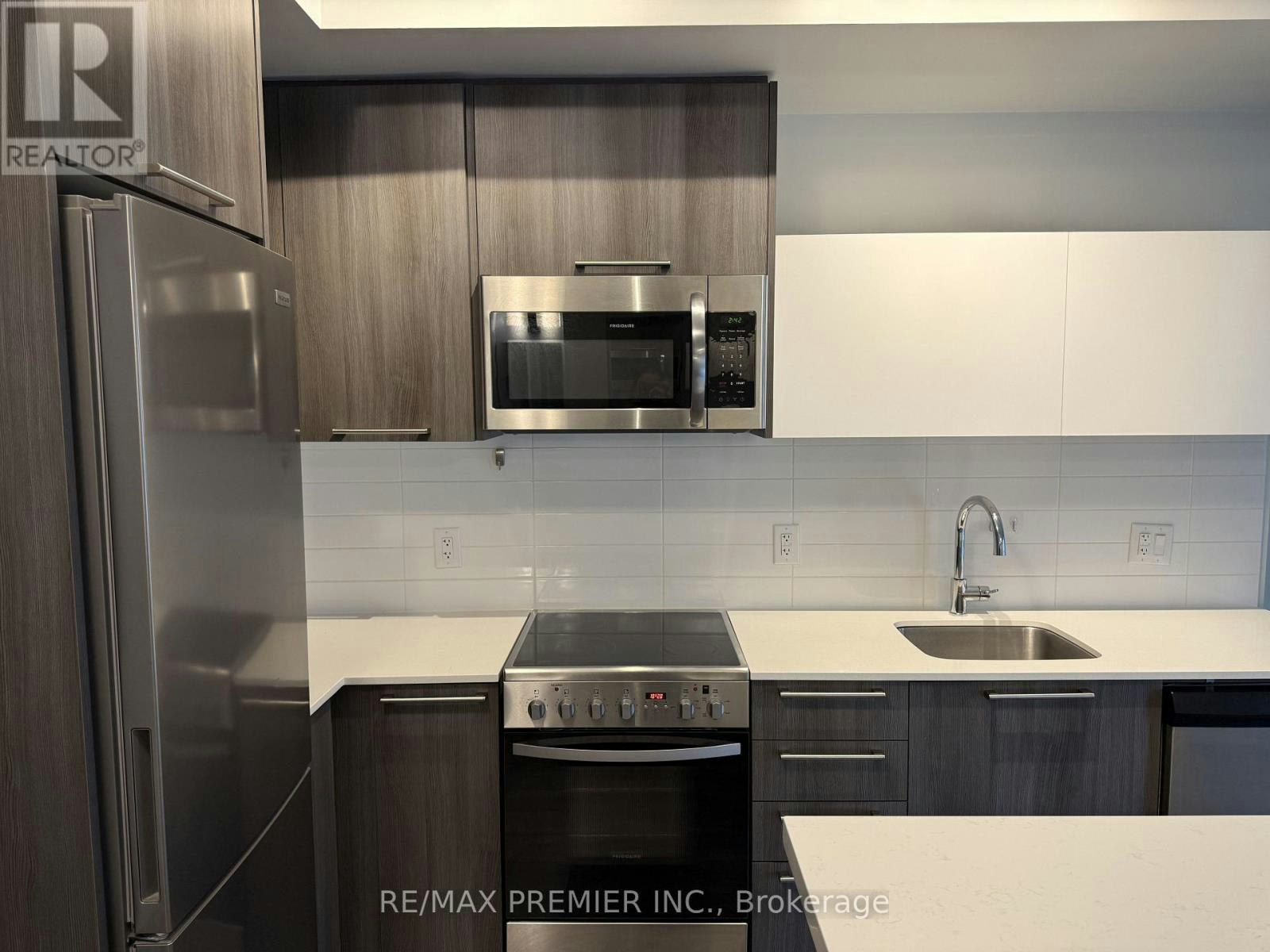 302-25 Neighbourhood Lane, Toronto, ON, M8Y 0C4 - 4