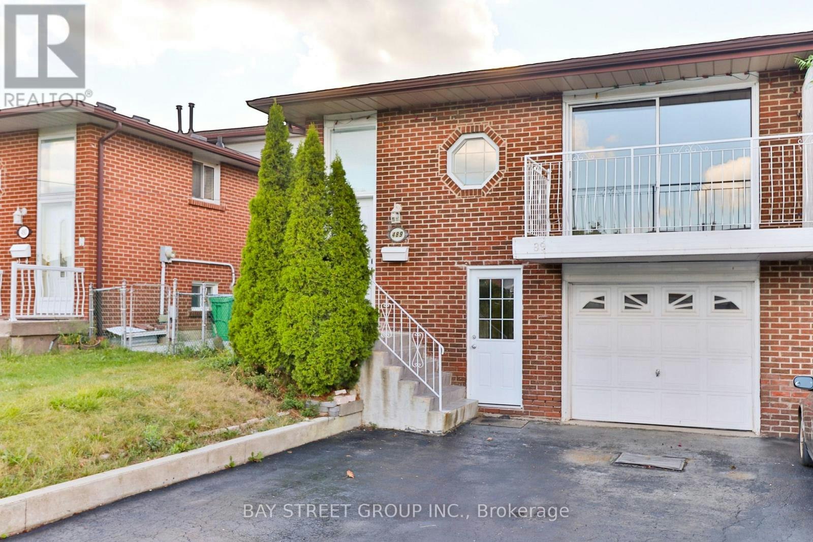 UPPER-489 Fergo Avenue, Mississauga, ON, L5B 2J2