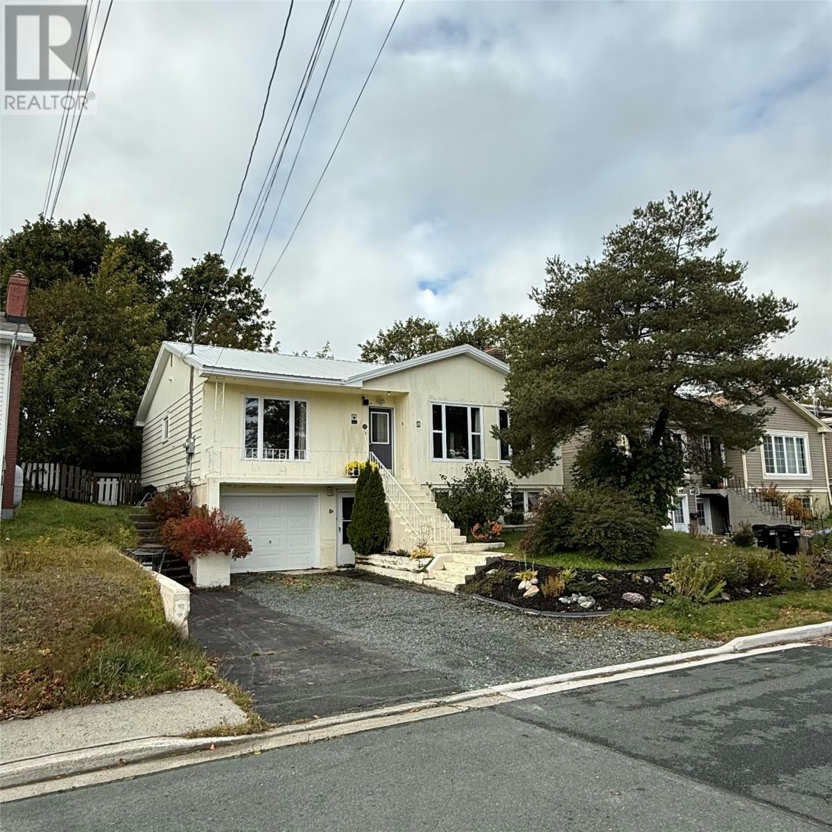 8 Fitzgibbon Street, St Johns, NL, A1E 2G1