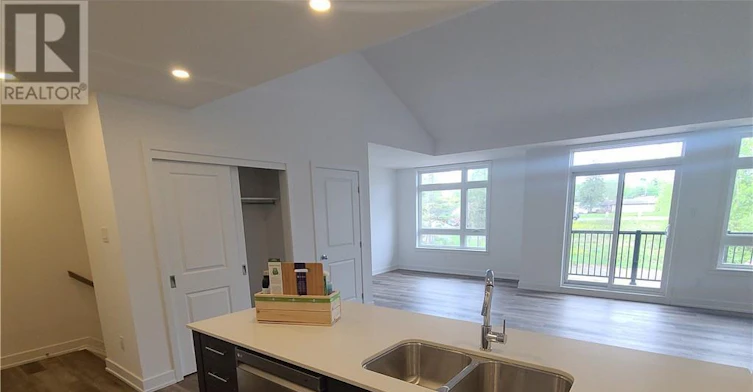 C-390 Rolling Meadows Crescent, Ottawa, ON, K1W 0A7 - 4