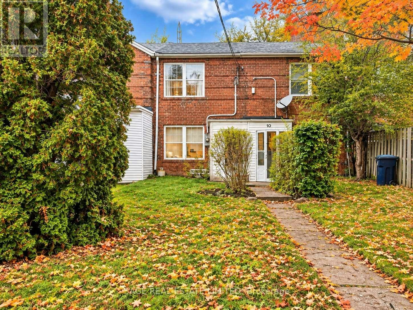 12 Khedive Avenue, Toronto, ON, M6A 2G2