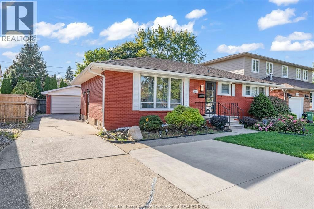 4131 Mount Royal Drive, Windsor, ON, N9G 2C3