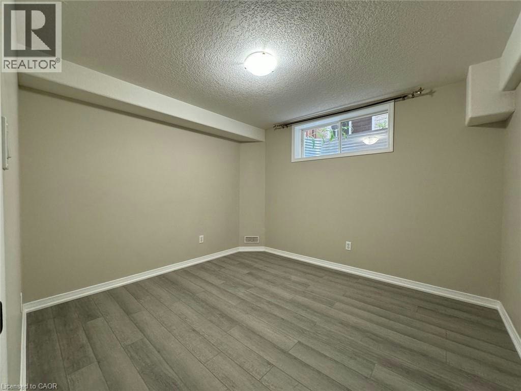 Lower (2-361 Parkvale Drive, Kitchener, ON, N2R 1Y6 - 5