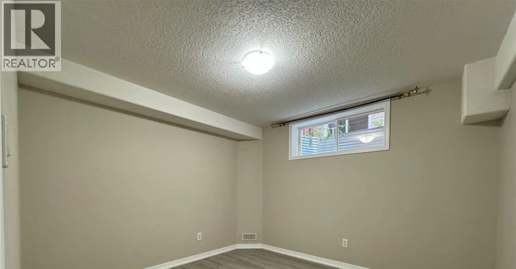 Lower (2-361 Parkvale Drive, Kitchener, ON, N2R 1Y6 - 5