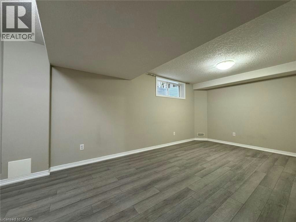 Lower (2-361 Parkvale Drive, Kitchener, ON, N2R 1Y6 - 3