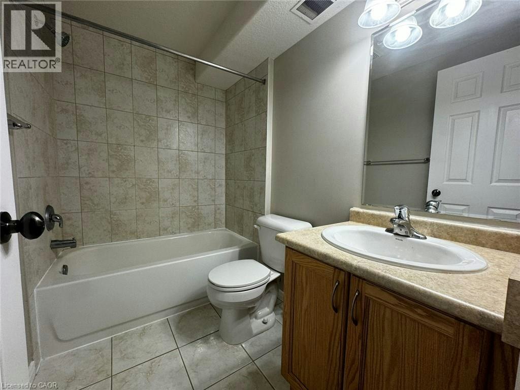Lower (2-361 Parkvale Drive, Kitchener, ON, N2R 1Y6 - 11