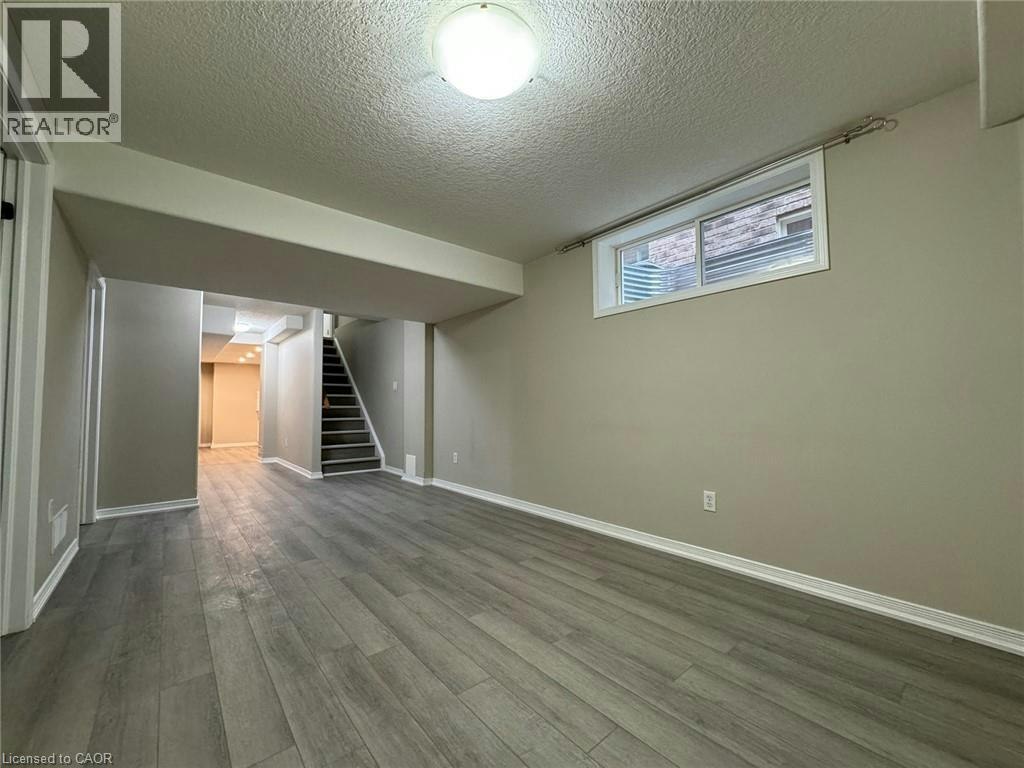 Lower (2-361 Parkvale Drive, Kitchener, ON, N2R 1Y6 - 8