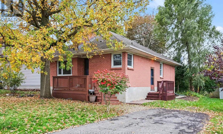 856 Iroquois Road