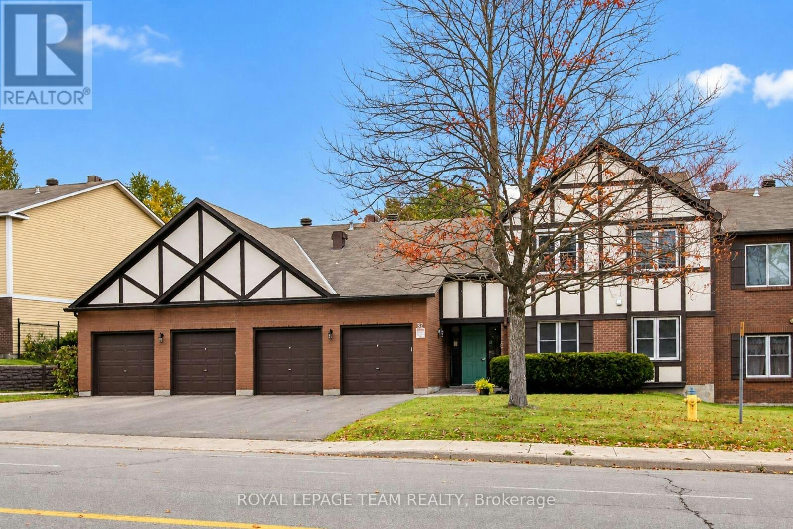 15-37C Stonehaven Drive, Ottawa, ON, K2M 1E3
