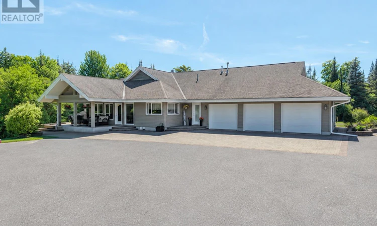 395 Carmichael Drive