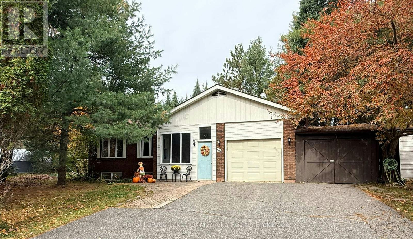 22 Westvale Drive, Bracebridge, ON, P1L 1B5