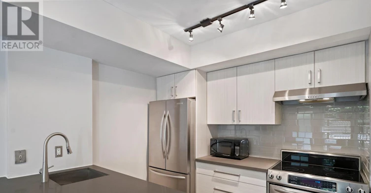 1222-21 Pirandello Street, Toronto, ON, M6K 3P4 - 6