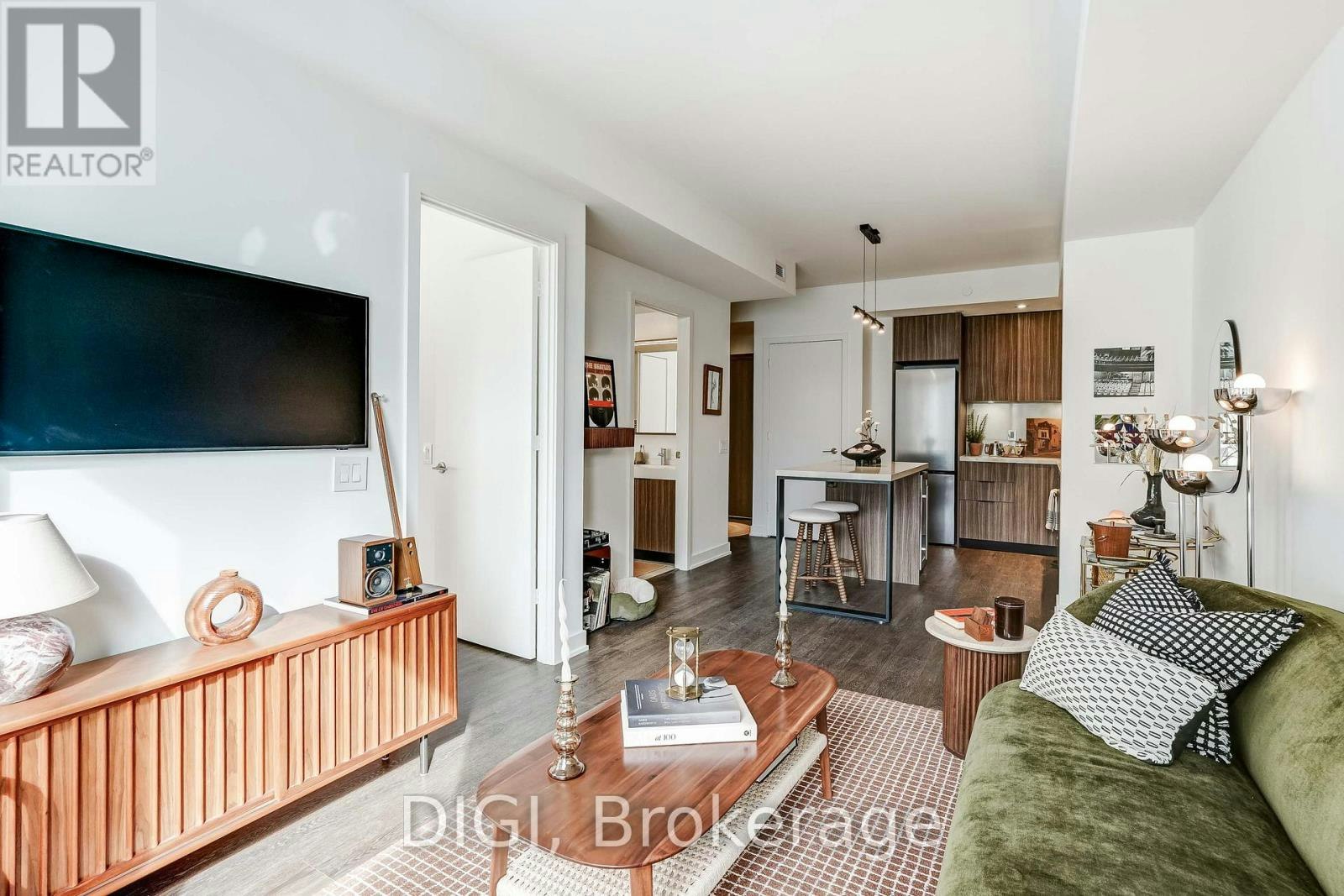 Q702-120 Ontario Street, Toronto, ON, M5A 1C4