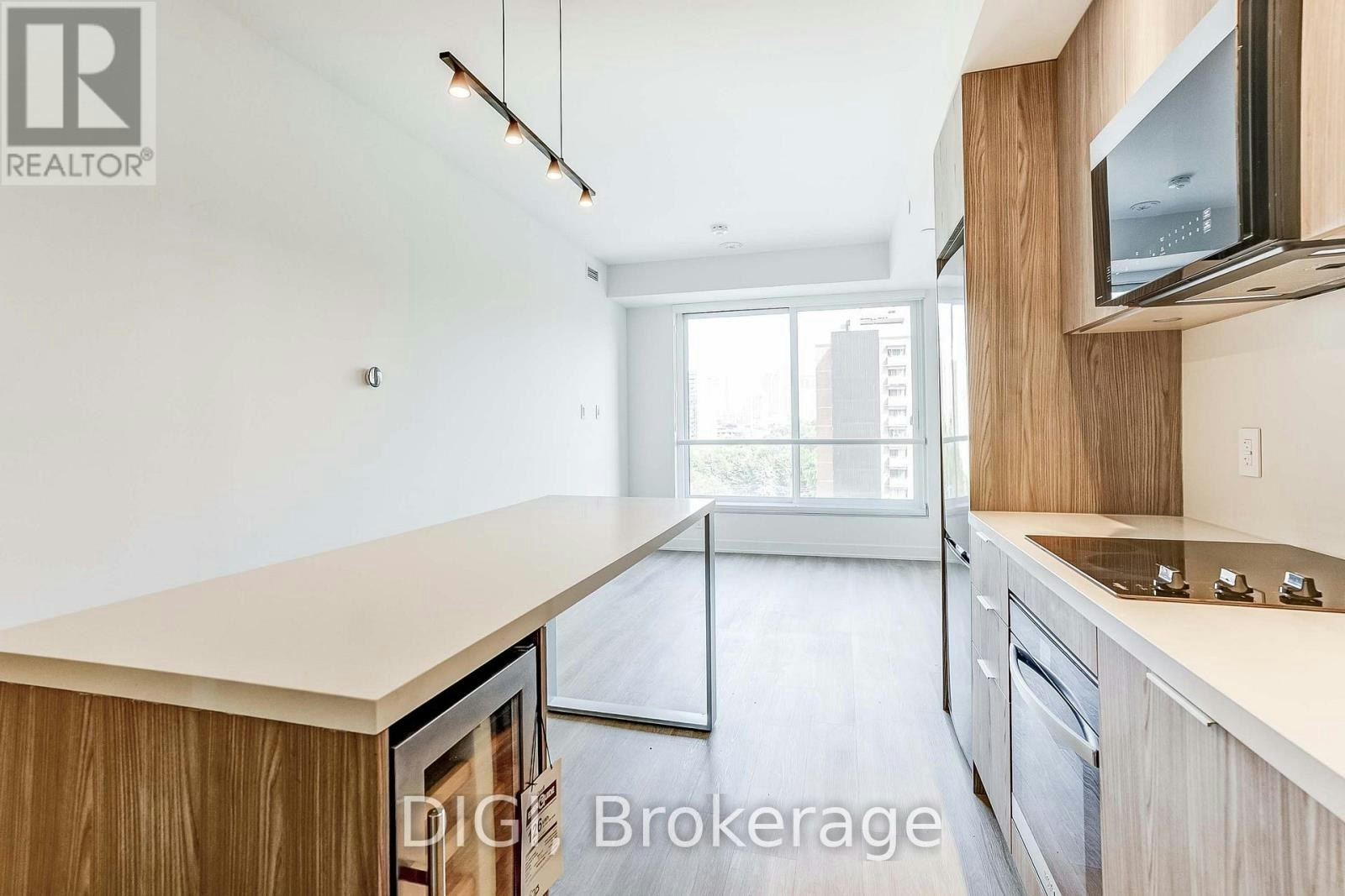 Q820-120 Ontario Street, Toronto, ON, M5A 1C4 - 2
