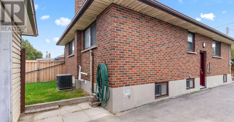 284 Jackson Avenue, Oshawa, ON, L1H 3C5 - 3