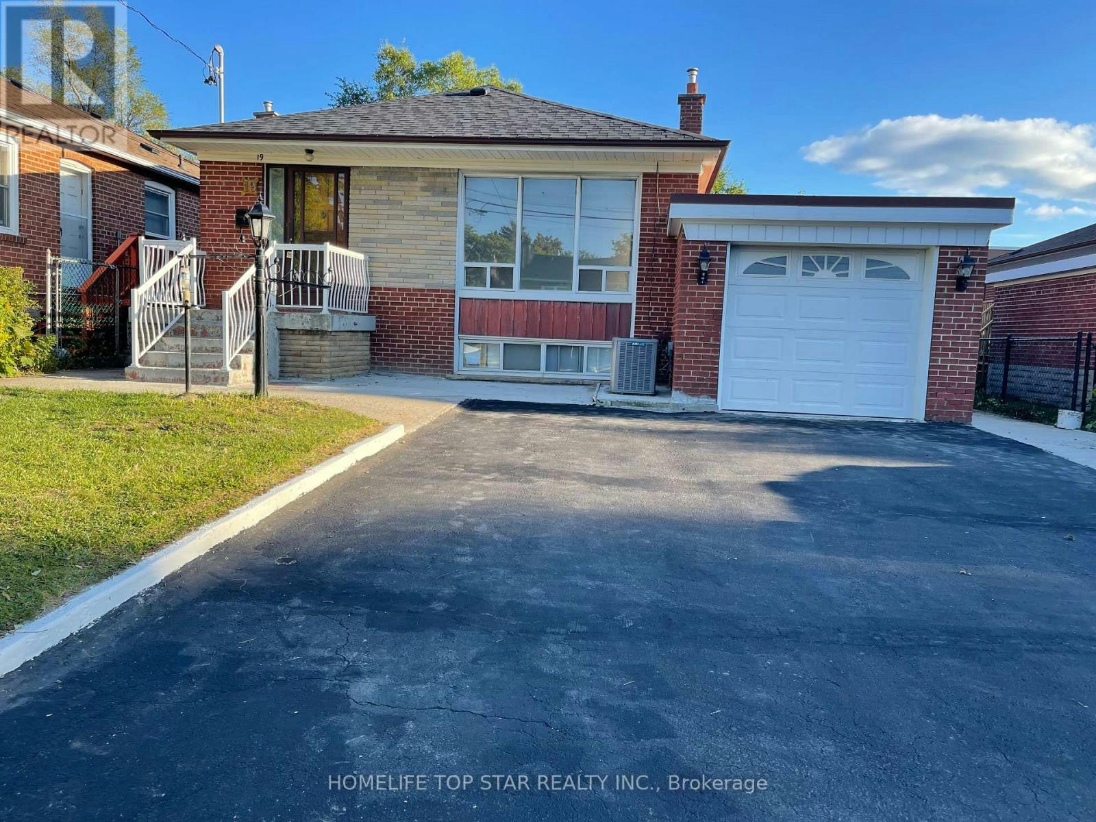 19 Treverton Drive, Toronto, ON, M1K 3S5