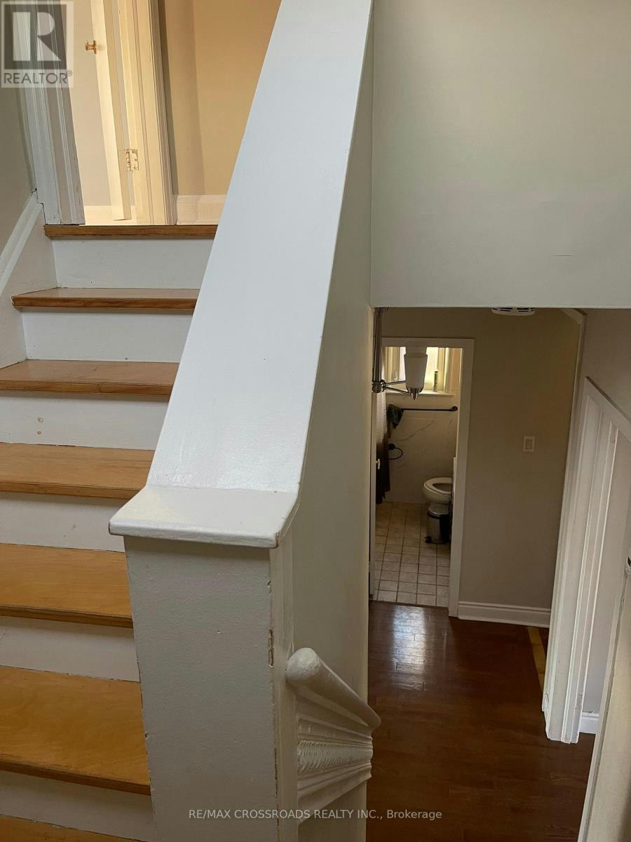 MAIN Floor & 2nd Floor 56 Harris Park Drive, Toronto, ON, M1L 3A7 - 4