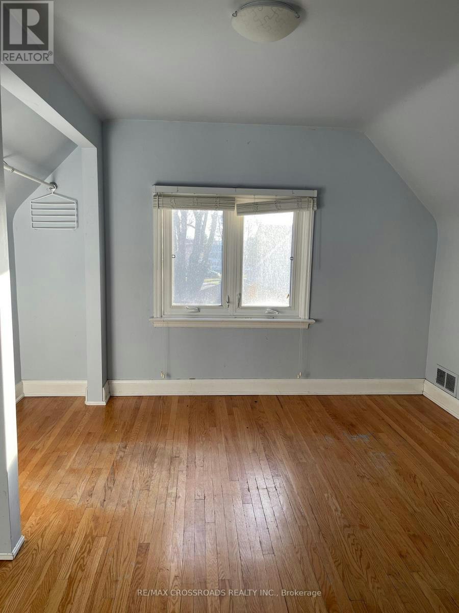 MAIN Floor & 2nd Floor 56 Harris Park Drive, Toronto, ON, M1L 3A7 - 7
