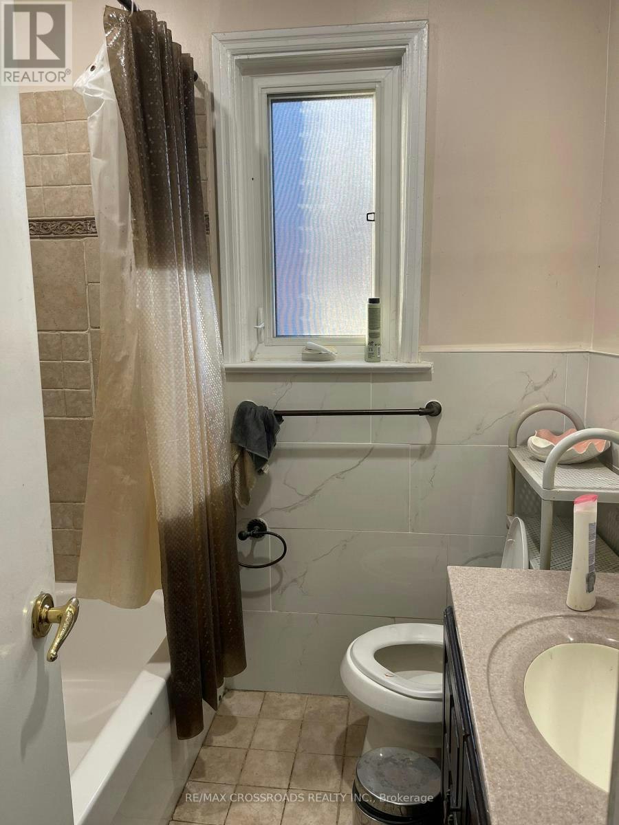 MAIN Floor & 2nd Floor 56 Harris Park Drive, Toronto, ON, M1L 3A7 - 11