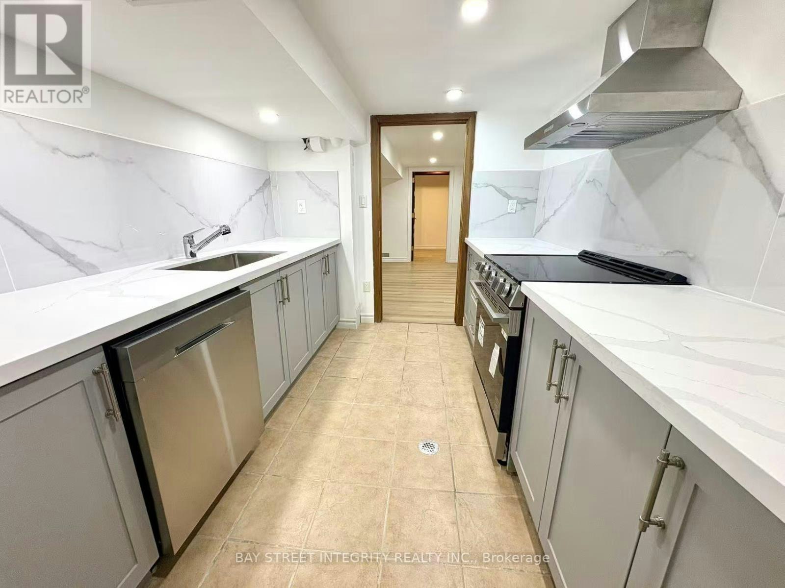 BASEMENT - BASEMENT-18 Leisure Lane, Richmond Hill, ON, L4C 4W8 - 16
