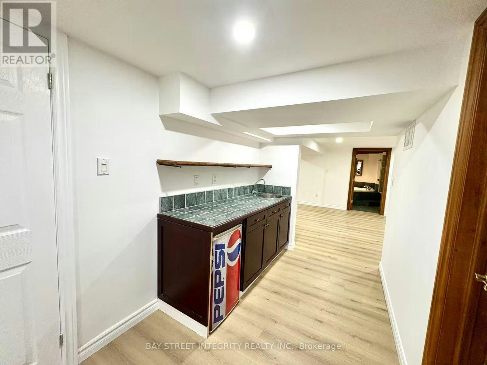 BASEMENT - BASEMENT-18 Leisure Lane, Richmond Hill, ON, L4C 4W8 - 6