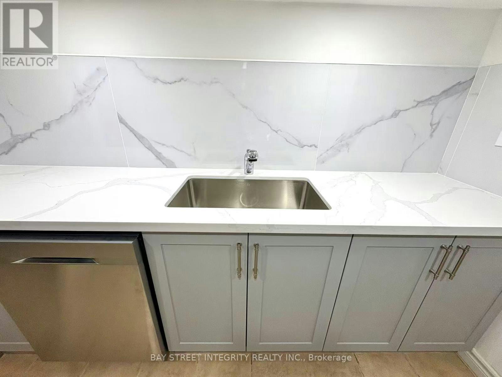 BASEMENT - BASEMENT-18 Leisure Lane, Richmond Hill, ON, L4C 4W8 - 13