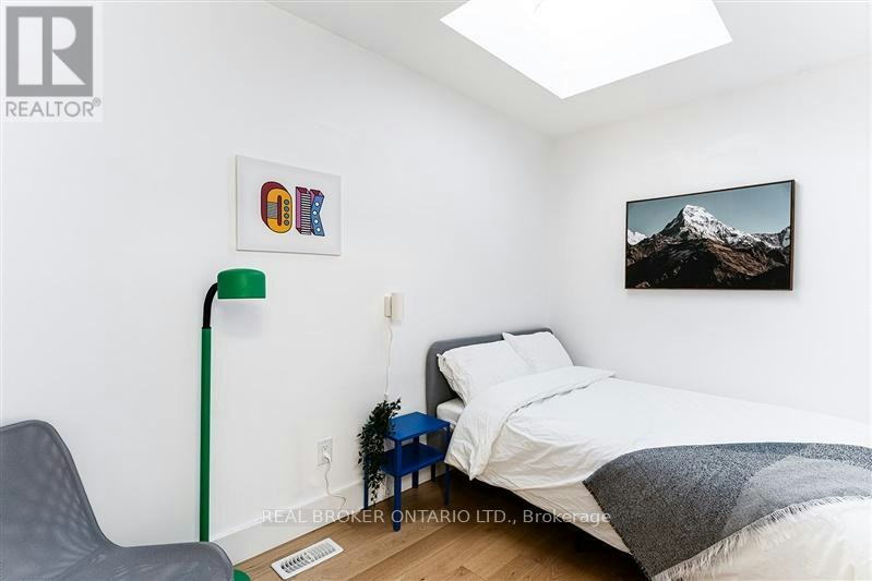 UPPER-278 Campbell Avenue, Toronto, ON, M6P 3V6 - 13
